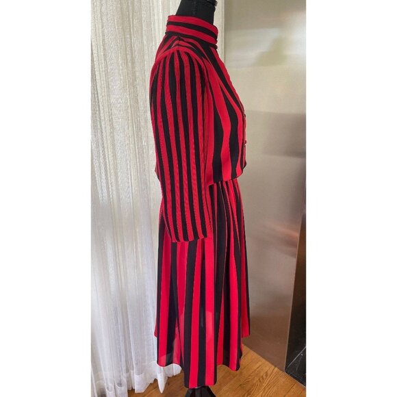 Vintage 1970s dress, black red striped long sleeves, shirtdress, elastic waist - Picture 8 of 9